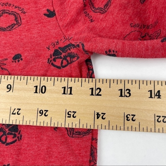 Old Navy Tshirt Boys 5T Red Dinosaurs Long Sleeve Crew Neck - Picture 5 of 6